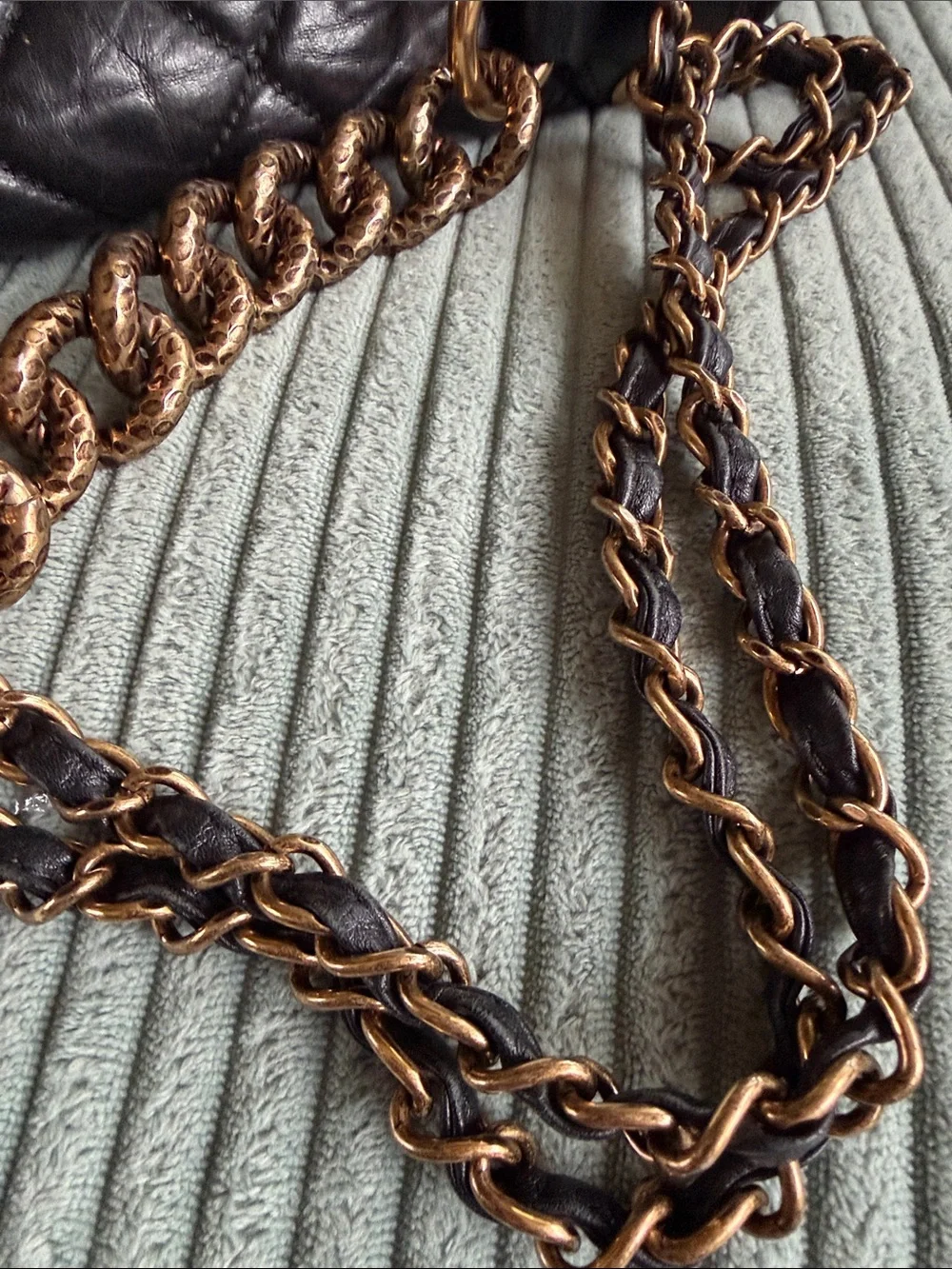CHANEL Black Quilted Crinkled Leather Shoulder Bag with Gold Chain
